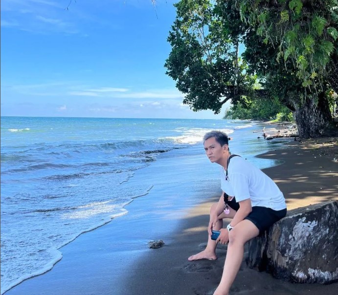 keindahan-pantai-pandanwangi-kecamatan-toili-barat