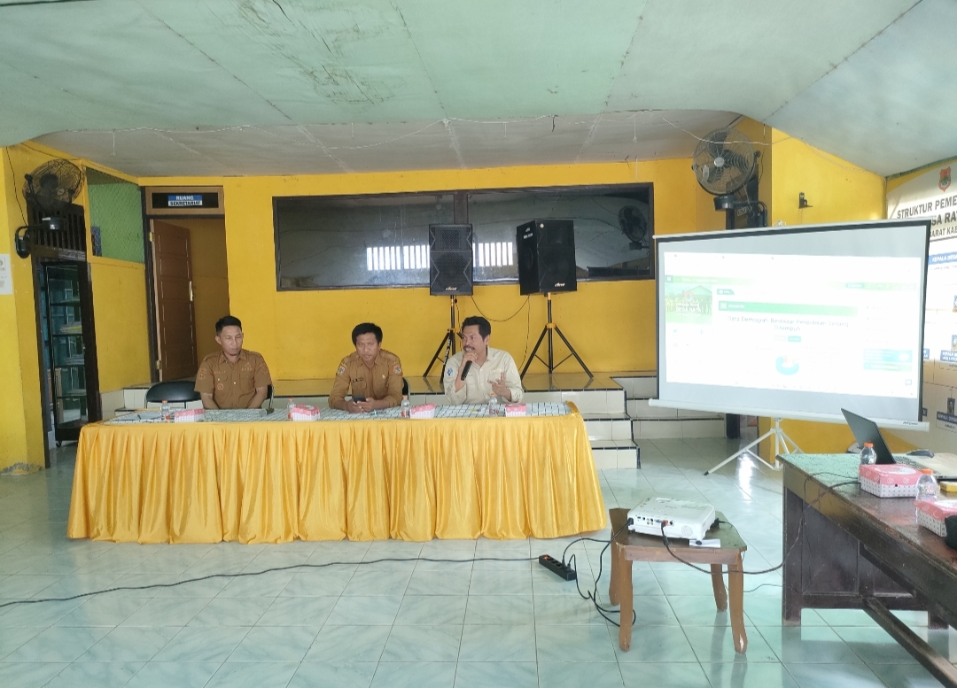 tingkatkan-tata-kelola-data-dan-informasi-dkisp-banggai-mantapkan-webdesa-di-toili-barat