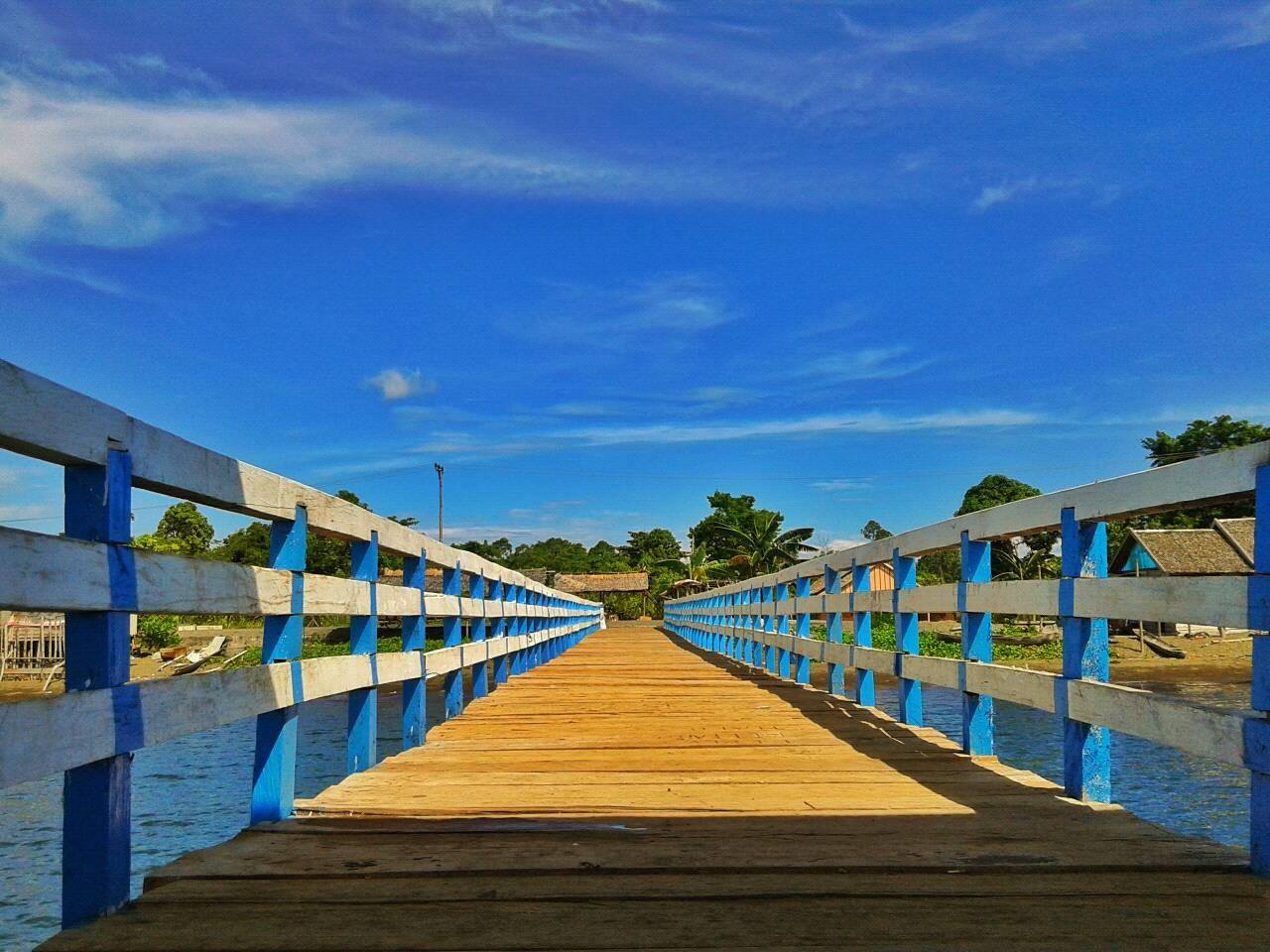 Dermaga Pantai Dongin